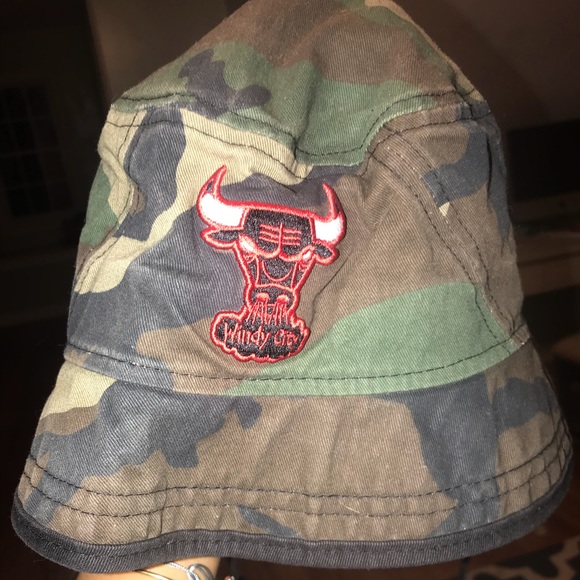 bulls camo hat